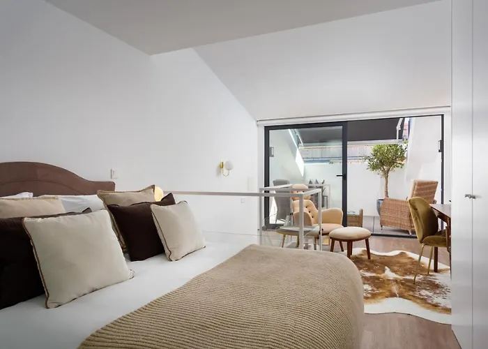 Stupendo-three Rooms-suite With Terrace -center -air Conditioning