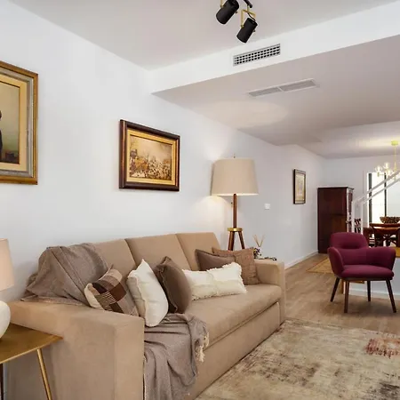 Stupendo-three Rooms-suite With Terrace -center -air Conditioning-free Park Apartment *