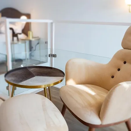 Stupendo-three Rooms-suite With Terrace -center -air Conditioning-free Park Lisbon