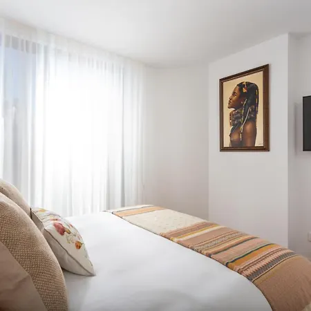 Stupendo-three Rooms-suite With Terrace -center -air Conditioning-free Park *