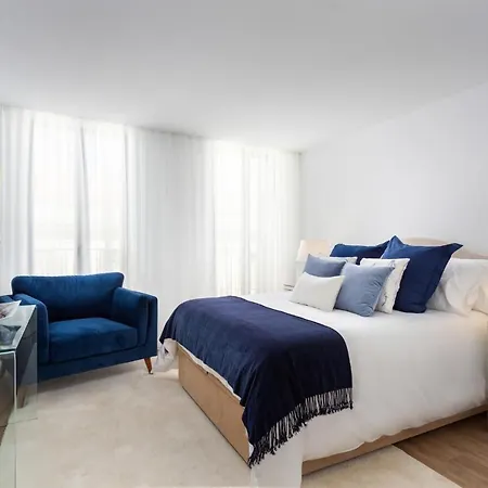 Stupendo-three Rooms-suite With Terrace -center -air Conditioning-free Park