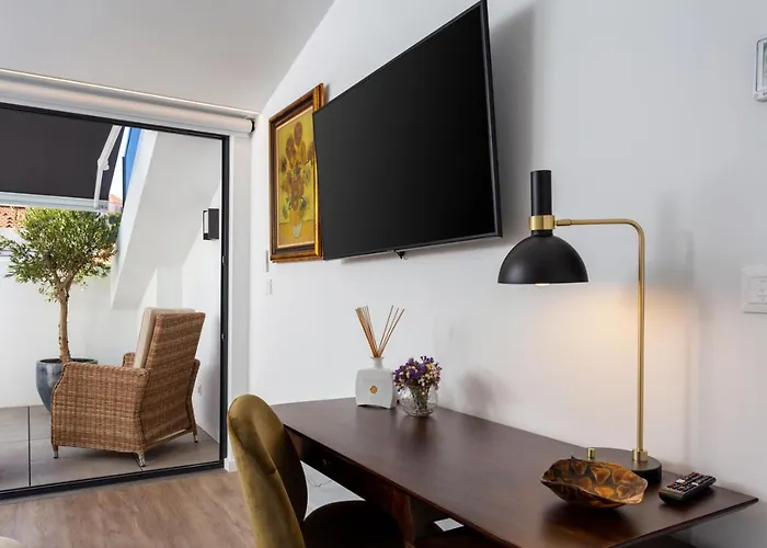 Apartment Stupendo-three Rooms-suite With Terrace -center -air Conditioning *