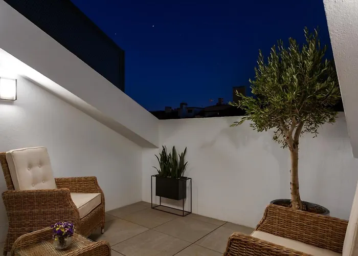 Stupendo-three Rooms-suite With Terrace -center -air Conditioning