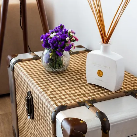 Stupendo-three Rooms-suite With Terrace -center -air Conditioning דירה ליסבון