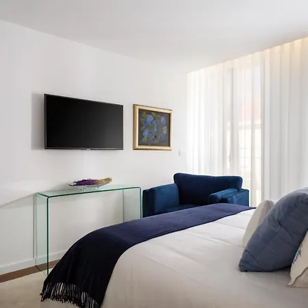 Stupendo-three Rooms-suite With Terrace -center -air Conditioning-free Park *